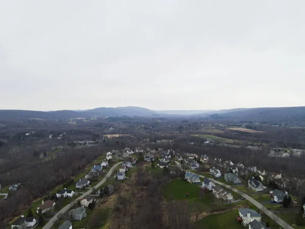 Unbekannte Stadt Auf Dem Hügel — Stockfoto