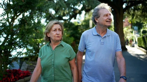 Senior Couple Walking Nature Together — Stock Photo, Image
