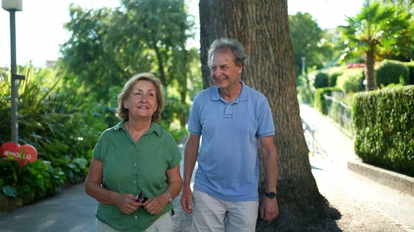 Older Couple Walking Together Senior People Relationship Day Walk — Fotografia de Stock