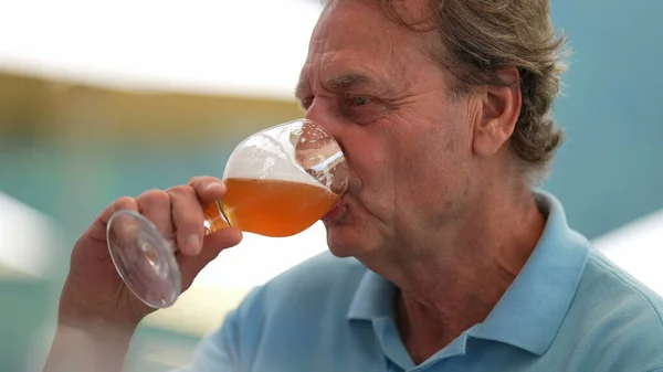 Happy Senior Man Drinking Beer Friends Conversation — Fotografia de Stock