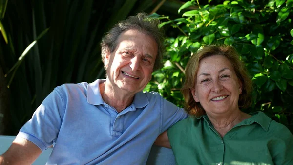 Happy Senior Couple Sitting Park Bench — 图库照片