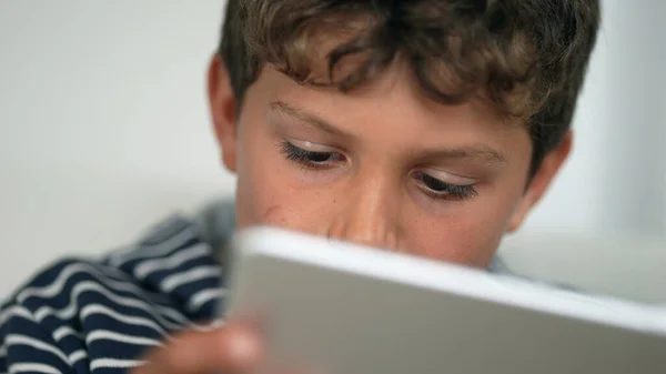 Child Amazed Reaction Content Online Holding Tablet — Stock Fotó