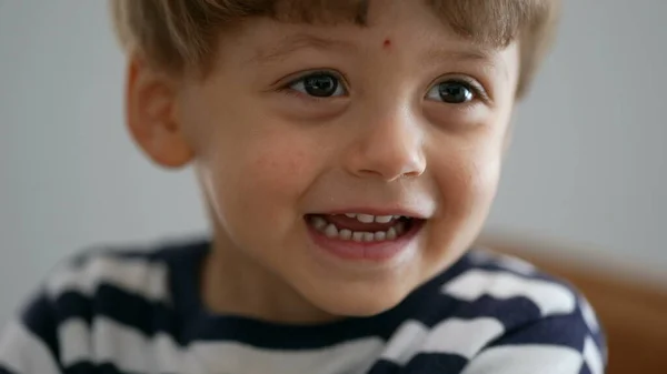 Söt Liten Pojke Barnporträtt Ansikte — Stockfoto