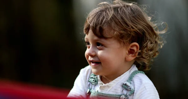 Joyeux Enfant Excité Tournant Sur Carrousel Aire Jeux — Photo