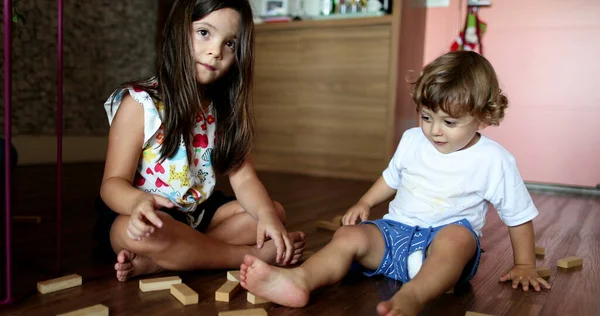 Children Playing Tower Wooden Blocks Home — Φωτογραφία Αρχείου