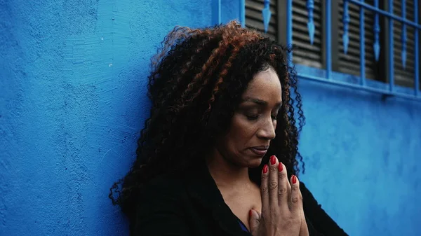 Desperate African Woman Street Feeling Anxious — Stockfoto