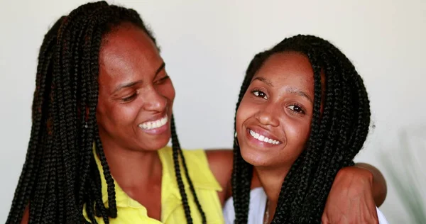 Mixed Race Mother Teenager Girl Smiling Camera — Stockfoto