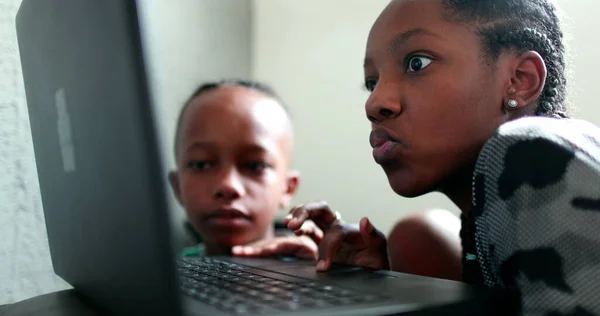 Children Browsing Internet Laptop Little Brother Sister Front Computer Screen — Photo