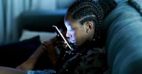 Black Girl Using Smartphone Night — Stock fotografie