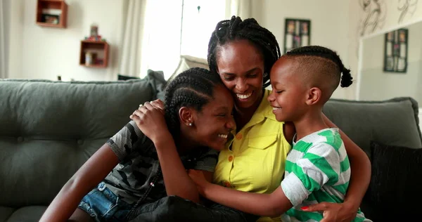 African Mother Embracing Teen Daughter Little Boy Son African Black — 스톡 사진
