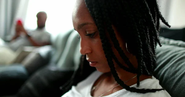 African Mixed Race Girl Holding Smartphone Device — Zdjęcie stockowe