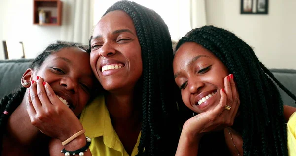 Happy African Mother Posing Teenage Daughters Together Smiling — 스톡 사진