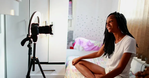 Black Girl Vlogging Front Camera Social Media African Teenager Influencer — Foto Stock