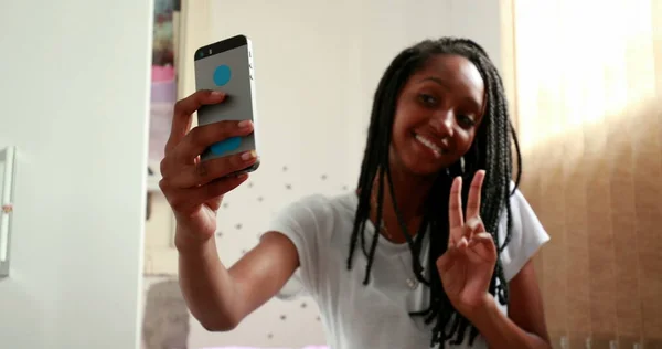 Black Girl Taking Selfie Phone Mixed Race Teen Adolescent Girl — 图库照片