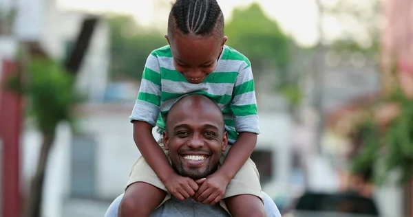 Son Top Father Shoulders African Black Parent Child Bonding Together — 스톡 사진