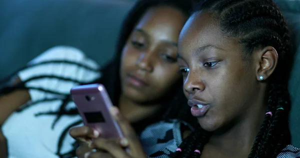 Candid Black Girls Looking Cellphone Screen African American Sisters Using — Stockfoto