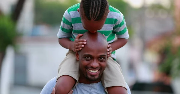 African Father Son Bonding Kid Kissing Dad Bald Head Child — 스톡 사진