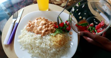 Brezilya bifteği stroganof tabağında.