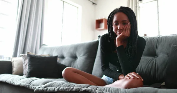 Upset Teen Black Girl Annoyed Text Message Smartphone Device — Stockfoto