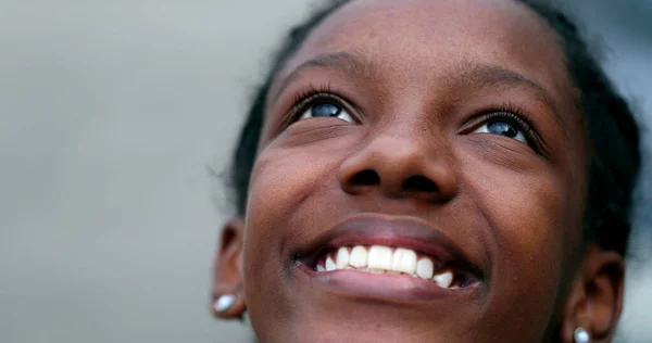 Meditative Young Teen Black Girl Closing Eyes Contemplation Closeup Face — Stockfoto