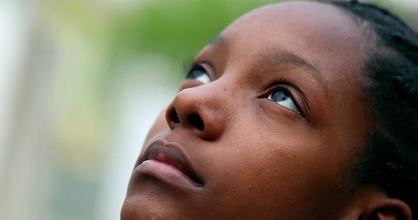 Black Teen Girl Opening Eyes Sky African Mix Race Adolescent — Fotografia de Stock