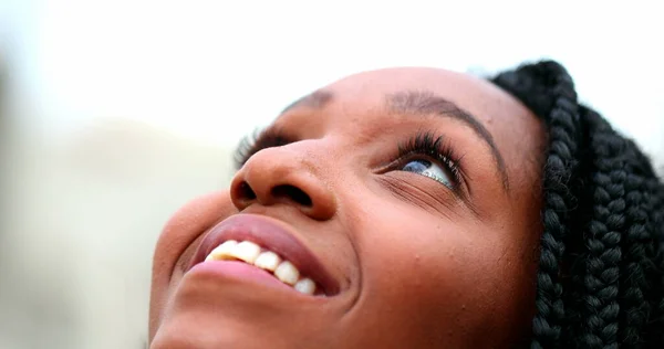 African Woman Looking Sky Feeling Freedom Happiness Black Girl Closeup — Fotografia de Stock