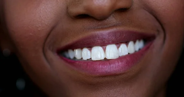 African Ethnicity Teen Girl Smiling Close Mouth —  Fotos de Stock