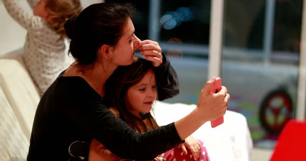 Mother Holding Phone Talking Video Family Member Distant Calling Candid — Stock Photo, Image