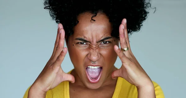 Portrait Angry Black Woman Yelling Camera — Fotografia de Stock