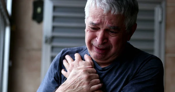 Pleurer Vieil Homme Regardant Vers Ciel Demandant Aide Dieu Personne — Photo