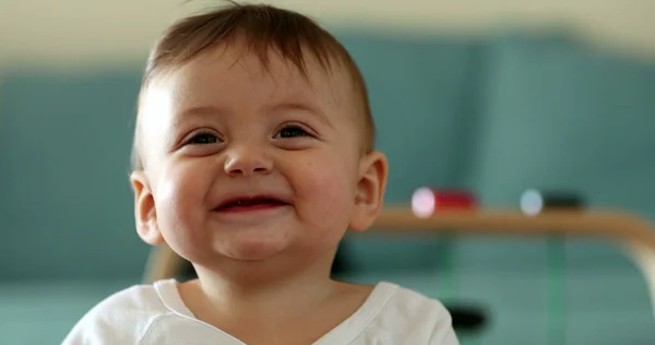 Säugling Lächelt Porträtgesicht Einjähriger Junge Lächelt — Stockfoto