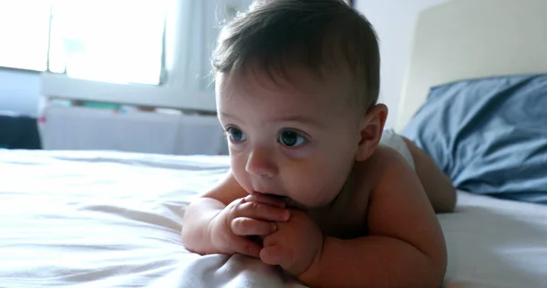 Adorable Baby Infant Lying Bed Feeling Happy — ストック写真