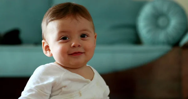 漂亮可爱的婴儿肖像脸 快乐的幼儿 — 图库照片