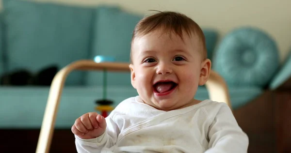 Cara Bebê Feliz Sorrindo Criança Infantil Retrato Sorriso Rindo — Fotografia de Stock