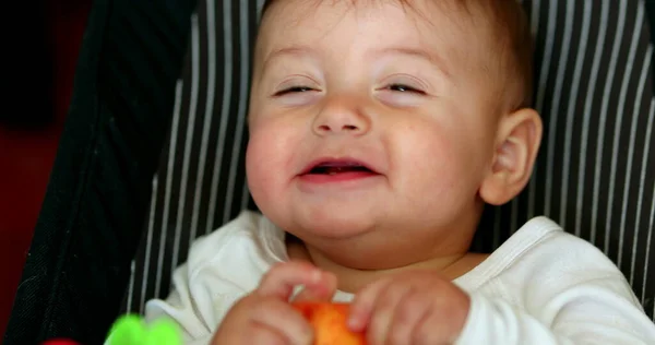 Happy Baby Eating Apple Fruit — Stok Foto