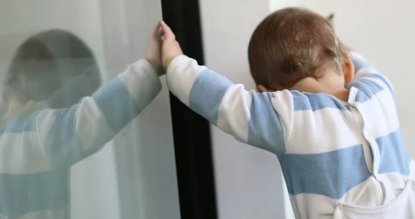 Cute Baby Development Leaning Window Home Infant Boy Standing — Fotografie, imagine de stoc