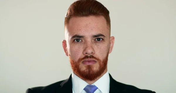 Portrait Handsome Redhair Man Wearing Business Suit Looking Camera Expression — Stockfoto