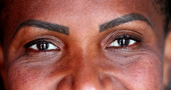 African Woman Opening Eyes Smiling Camera Female Eyes Staring — Fotografia de Stock