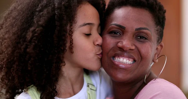 African Mother Daughter Together Little Girl Child Kissing Mom Cheek — Stockfoto
