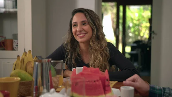 Happy Girl Conversation Family Members Breakfast Table Morning Sharing News — Stock Photo, Image