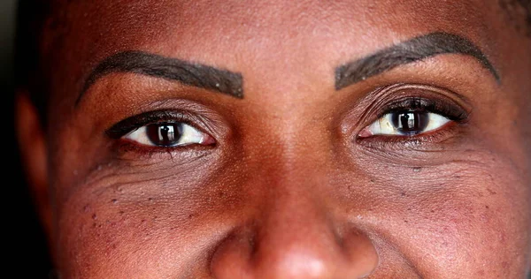 Black African Woman Closing Eyes 40S — Stock Photo, Image
