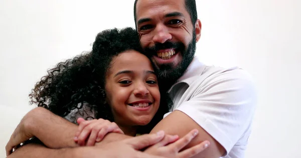 Father Embracing Daughter Child Interracial Parent Child Relationship — 스톡 사진