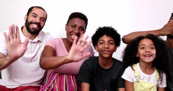 Aile Video Konferans Pov Una Merhaba Diyor — Stok fotoğraf
