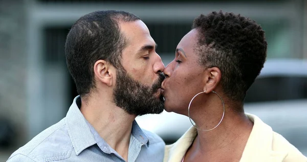 Interracial Couple Kissing Each Other African Wife Hispanic Husband Kiss — 图库照片