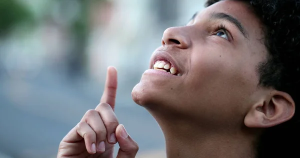 Young Boy Praying God Religious Mixed Race Child Looking Sky — Fotografia de Stock