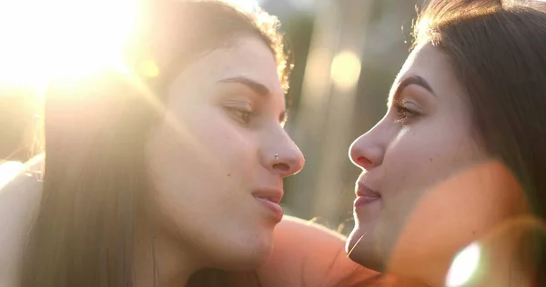 Two Lesbian Girlfriends Lens Flare Kissing — 스톡 사진