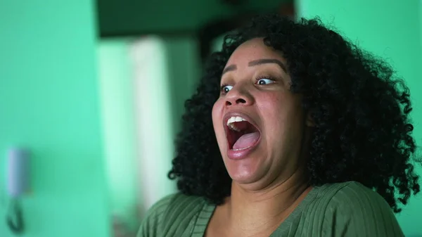 Black Latina Woman Shocking Reaction Open Mouth — Fotografia de Stock