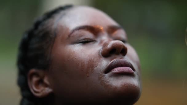 African Woman Face Feeling Rain Black Girl Eyes Closed Raining — Video