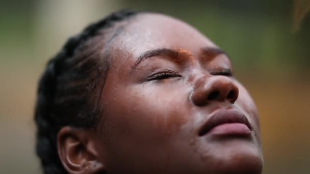 African Woman Face Feeling Rain Black Girl Eyes Closed Raining — Video Stock