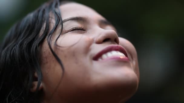 Hopeful Hispanic Girl Girl Praying Rain Faithful Young Latina Woman — Video